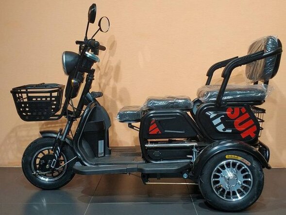 Электрический трехколесный скутер Kachu ROOF S